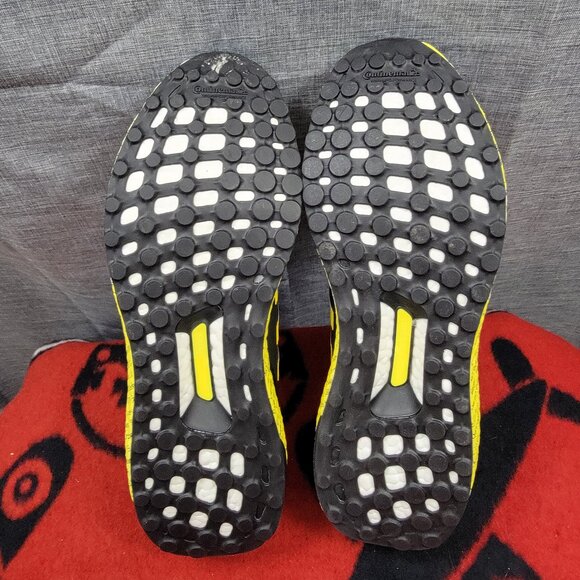 %Adidas Ultraboost 5.0 DNA Running Shoes Men 9 Black Yellow Sneaker / A 46